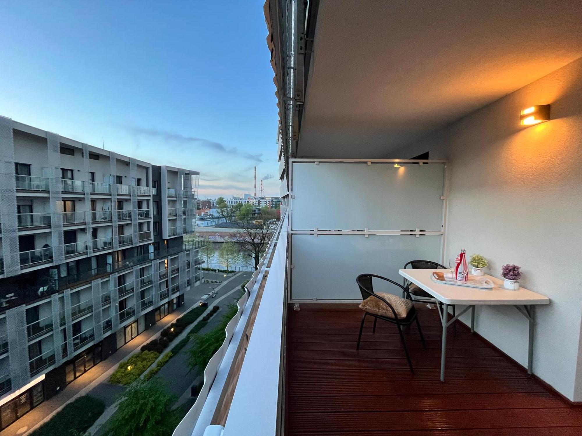 Family House By The River Odra -Panoramic Terrace - 3Room Apartment With 2 Separate Bedrooms And 2 Balconies By Wroapart-Pl- Perfect For Family & Business Stays Wrocław Zewnętrze zdjęcie